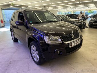 Suzuki Grand Vitara 3.2i 20 Jahre benzín 171kw - 3