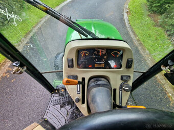 Kompaktní traktor John Deere 3720 eHydro 44hp - 3