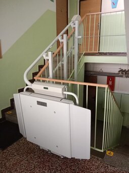 Pojízdná schodišťová plošina na invalidní vozík - 3