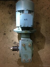 Motor s převodovkou - 3