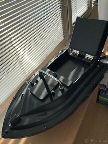 Loďka GPS pro zavážení na ryby s baterií 10000mAh a č.obalem - 3