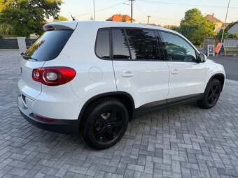VW Tiguan 2.0TSI 4Motion 125kw DSG 4x4 krásný stav - 3