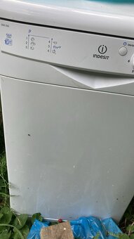 Myčka Indesit - 3