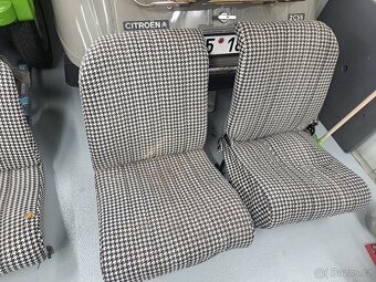 Sedadla a díly na Citroen 2CV - 3