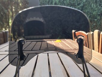 Větrný štít s držáky originál TRIUMPH zatmavený - 3