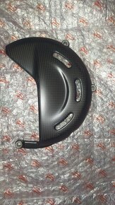 Karbonový kryt spojky panigale v4 - 3