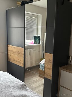 Šatní skříň - 3