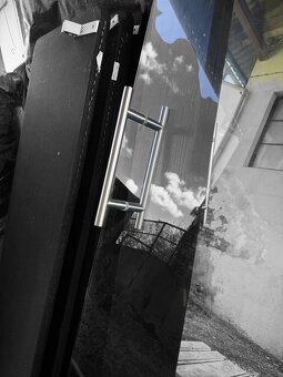 Skleněná dveře s chromem - 3