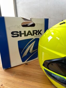 Helma Shark EVO-ONE2 HI-VISIBILITY - 3