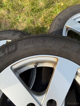 Prodám 205/60 R 16 - 3