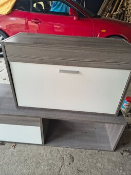 Tv stolek +skříňky - 3
