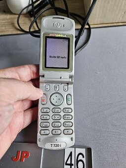 Motorola t720i - 3