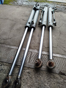 párové hydraulické pístnice - 3