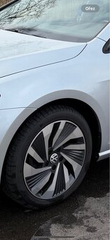 Volkswagen Golf 7 1.6 77kw - 3