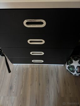 Palanda se stolem - 3