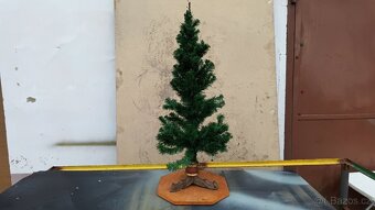 Starý stromek,pohledy ,nůžky a jiné . - 3