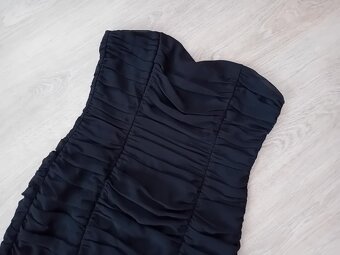 LETNÍ ŠATIČKY BEZ RAMÍNEK - vel.38 /zn.H&M - 3