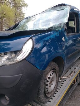 Prodám havarované Renaut Kangoo - 3