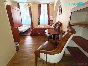 Pronájem, apartmán 4+1, 110 m2, Plzeň - město, ul. Zbrojnick - 3
