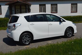 Toyota Verso 1.6i - 7 míst ,NAVI, kamera ,bez koroze - 3