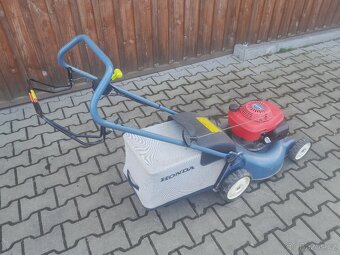 SEKACKA HONDA S POJEZDEM - 3