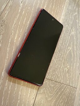 Prodám Samsung S20 FE v atraktivní červené barvě - 3