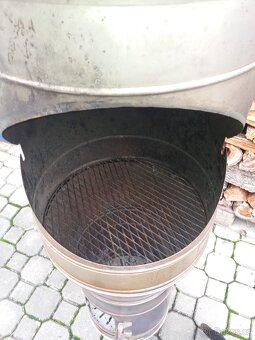 Nerezový gril s udírnou - 3