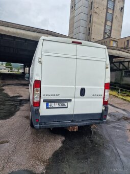 Peugeot Boxer 3.0 6 místné rok.v 2012 stk 26/3 najeto :372 - 3