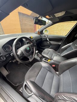 Skoda Octavia RS 2.0TSI, 147kW, stribrna kombi - 3