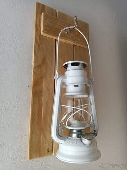 Věšáky, dekorace z masivu / Levně - 3