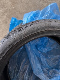 PIRELLI WINTER 2 - 4x zimní pneu 235/40/20 - 3