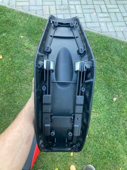 Nové sedla Pitbike CRF50 - 3