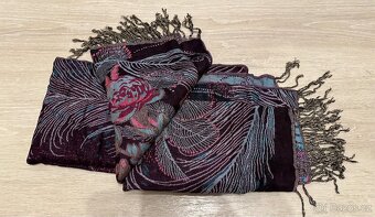 Šály velké, různé (Reservered, Kasha a jiné), od 50 Kč - 3