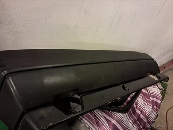 Prodám spoiler na Škoda Favorit - 3