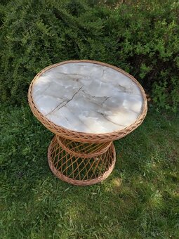 Prodám proutěný stolek - 3