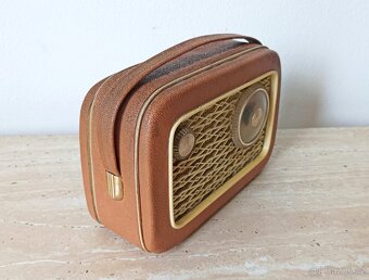 Staré první čs. tranzistorové rádio T2800 z roku 1958 - 3