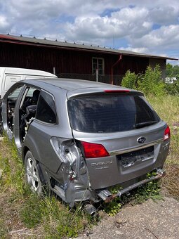 Subaru Legacy na náhradní díly - 3