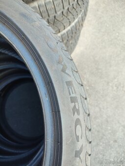 Pirelli powergy235/40r19 - 3