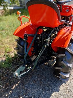 Japonský traktor Kubota B6001D, profesionální repas - 3