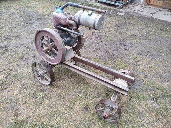 Stabilní motor Triumph (Slavia) 3Hp - 3