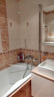 Koupelnový nábytek včetně umyvadla s baterií - 3