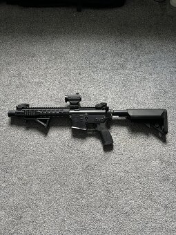 Airsoft M4 AEG + baterie, zásobníky, red dot – komplet SET - 3