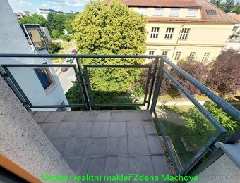 Pronájem velkého bytu s velkou terasou 2x parkovací stání - 3