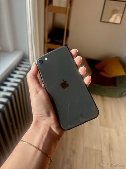 iPhone SE 2020 - 3