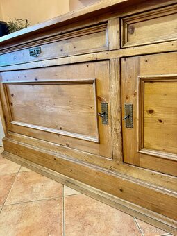 Velký starožitný příborník z masivu - 3