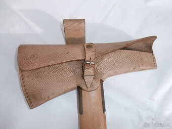 Hasičská sekyrka stará originální za 1.000 kč - 3