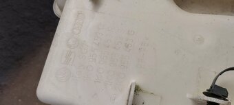 Nadobka ostrikovace - 3