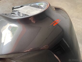 ktm superduke 1290R nádrž 61307013044KCA (61307013144KCA) - 3