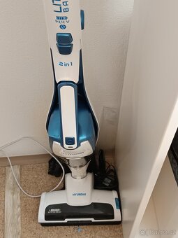Tyčový vysavač Hyundai - 3