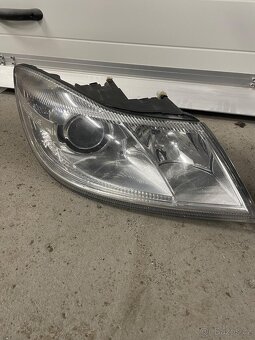 Škoda Octavia 2 facelift xenony - 3